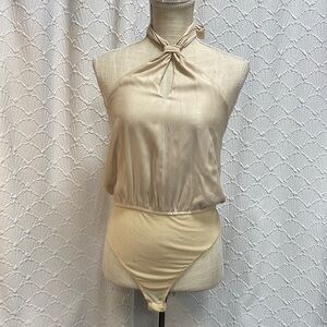 Le‎ Lis size small Cream Collection Piece bodysuit flowy ties around the neck
